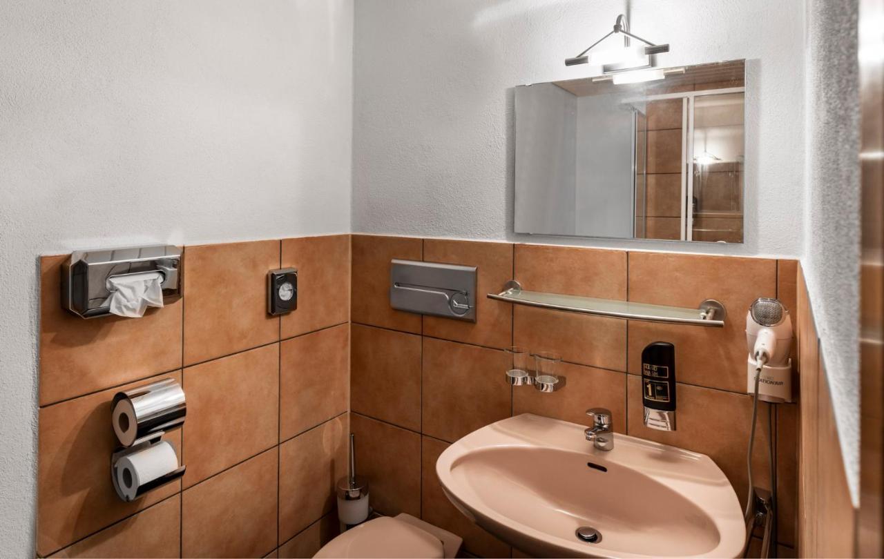 Hotel Sonnenstube Hagnau Bagian luar foto